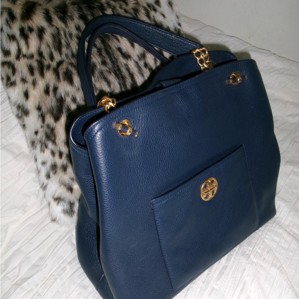 Navy blue Tory‎ Burch
Chelsea Slouchy Tote Handbag leather excellent condition - Picture 7 of 16
